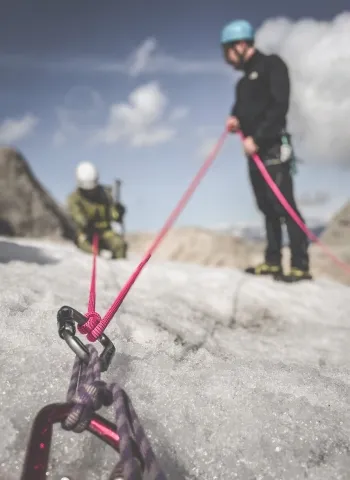 Hochtourenveranstaltungen mit Bergführer innerhalb Österreichs. Führungen und Ausbildungen am Gletscher.